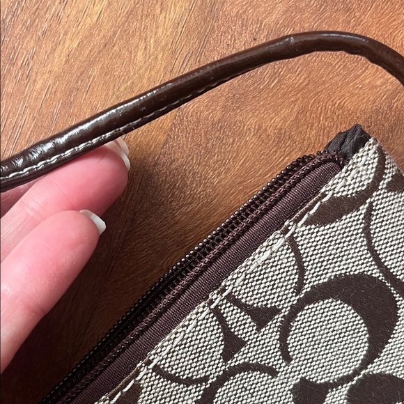 Like new Coach Signature Card Holder and wristlet - Picture 14 of 16